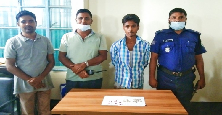 ঘোড়াঘাটে দুই জোড়া মামলার আসামি ৪ গ্রাম হেরোইন ও ৩৩ পিচ ইয়াবা সহ আটক