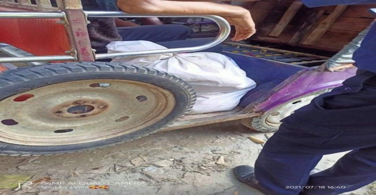 রংপুরে ২০ কেজি গাজাঁসহ ব্যাটারি চালিত অটো আটক; মালিক উধাও