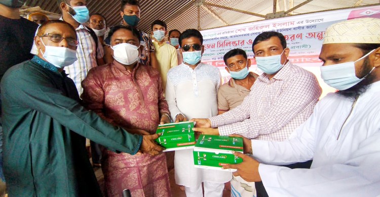 করোনা সংকটে নড়াইলে অক্সিজেন সিলিন্ডার দিলেন প্রবাসী জহিরুল ইসলাম