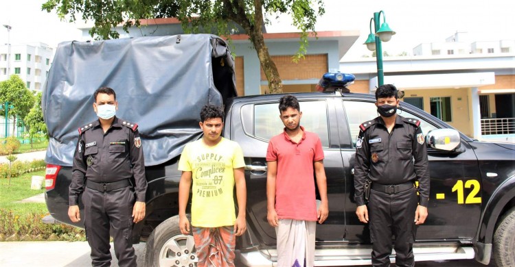 র‌্যাব-১২'র পৃথক অভিযানে সিরাজগঞ্জ এবং টাঙ্গাইলে থেকে ইয়াবাসহ ৪ জন শীর্ষ মাদক ব্যবসায়ী গ্রেফতার