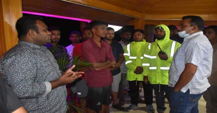 ৯৯৯ ফোন পেয়ে, কাপ্তাই লেকে আটকে পড়া ৮পর্যটককে উদ্ধার করলো রাঙ্গামাটি পুলিশ