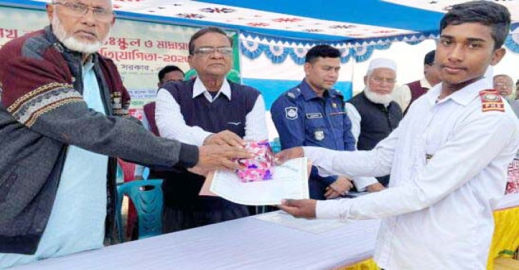 ধামইরহাটে শেখ কামাল আন্তঃস্কুল ও মাদরাসা পর্যায়ে আ্যথলেটিকস্ প্রতিযোগিতার উদ্বোধন